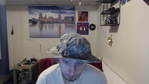 Snapshot of bigmike5702 chatting on 10/21/25, 03:13 casper617 online show from 10/21/25, 03:13