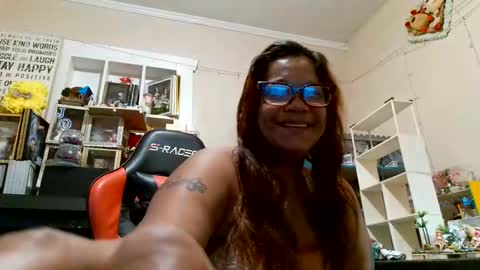 the Mini mami online show from 10/28/25, 11:25