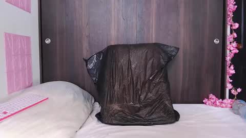 laura online show from 12/10/24, 05:44