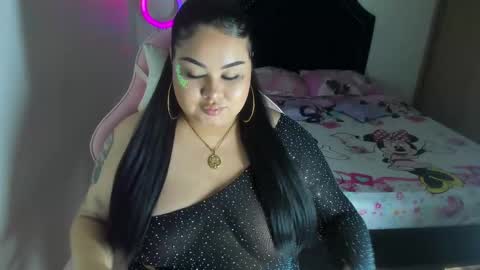 Snapshot of bigsquirtcharlotte chatting on 09/30/25, 08:19 ISABELLA online show from 09/30/25, 08:19