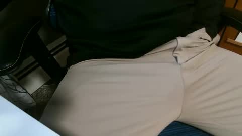 Snapshot of bigsword4her chatting on 12/02/25, 06:14 bigsword4her online show from 12/02/25, 06:14