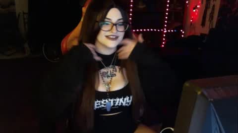 Snapshot of bigtiddygothxx chatting on 11/22/25, 10:14 Lealithhh online show from 11/22/25, 10:14