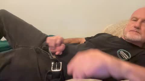 Snapshot of bigwebone chatting on 10/17/25, 11:51 Bigwebone online show from 10/17/25, 11:51