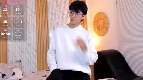 Snapshot of billie_jr chatting on 10/08/25, 04:43 Billie online show from 10/08/25, 04:43