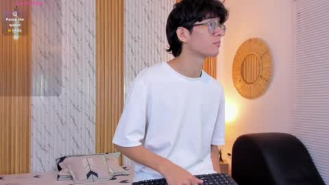 Snapshot of billie_jr chatting on 10/24/25, 03:47 Billie online show from 10/24/25, 03:47