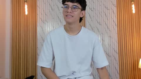 Snapshot of billie_jr chatting on 11/18/25, 03:56 Billie online show from 11/18/25, 03:56