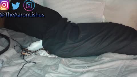 Snapshot of bizarre99 chatting on 12/01/24, 07:47 bizarre99 online show from 12/01/24, 07:47