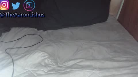 Snapshot of bizarre99 chatting on 12/26/24, 08:11 bizarre99 online show from 12/26/24, 08:11