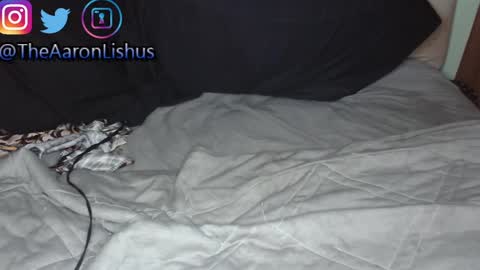 Snapshot of bizarre99 chatting on 01/09/25, 01:18 bizarre99 online show from 01/09/25, 01:18