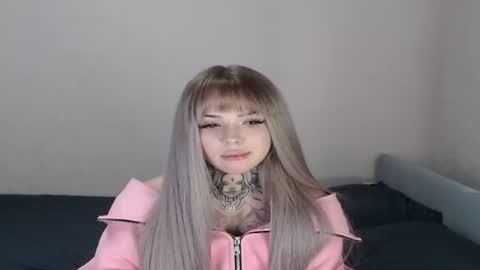 Snapshot of bklfeya chatting on 10/10/25, 12:15 bklfeya online show from 10/10/25, 12:15