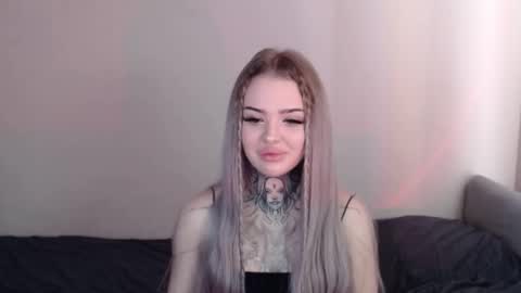 Snapshot of bklfeya chatting on 10/30/25, 11:44 bklfeya online show from 10/30/25, 11:44