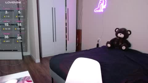 Snapshot of bklfeya chatting on 11/12/25, 06:08 bklfeya online show from 11/12/25, 06:08