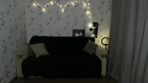 Snapshot of black_berry_bla_ck chatting on 09/12/25, 11:54 black_berry_bla_ck online show from 09/12/25, 11:54