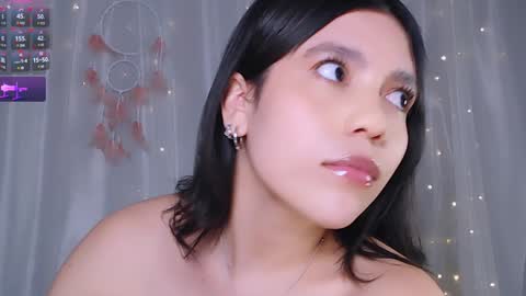 Snapshot of black_dar_ chatting on 12/23/24, 10:53 Sara online show from 12/23/24, 10:53