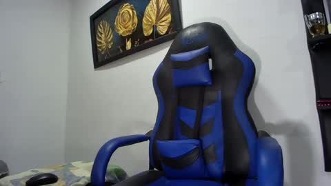 Snapshot of black_dicck chatting on 02/16/25, 08:22 tu morenito online show from 02/16/25, 08:22