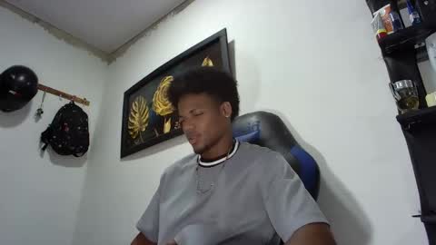 Snapshot of black_dicck chatting on 02/28/25, 01:47 tu morenito online show from 02/28/25, 01:47