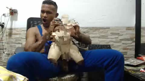 black_latino6 online show from 11/07/25, 11:16