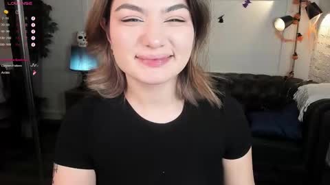 Snapshot of black_pant3r chatting on 10/22/25, 02:45 Mon Mon online show from 10/22/25, 02:45