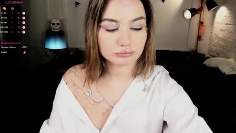 Snapshot of black_pant3r chatting on 10/29/25, 03:09 Mon Mon online show from 10/29/25, 03:09