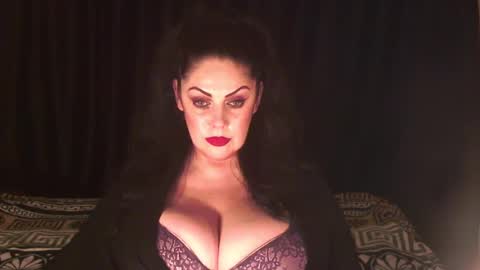 Snapshot of black_pearls chatting on 02/11/25, 12:59 Sarah online show from 02/11/25, 12:59