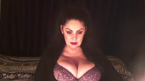 Snapshot of black_pearls chatting on 02/11/25, 04:01 Sarah online show from 02/11/25, 04:01