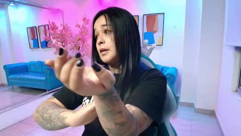 Snapshot of black_roseee chatting on 10/21/25, 03:40 Rousse online show from 10/21/25, 03:40