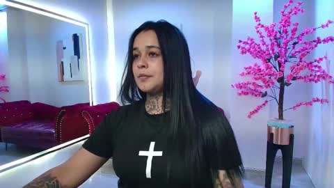 Snapshot of black_roseee chatting on 11/06/25, 03:29 Rousse online show from 11/06/25, 03:29