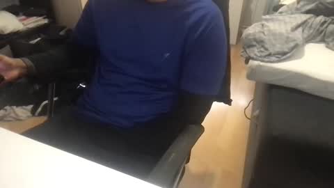 Snapshot of blackdiscreet chatting on 01/07/25, 09:40 blackdiscreet online show from 01/07/25, 09:40