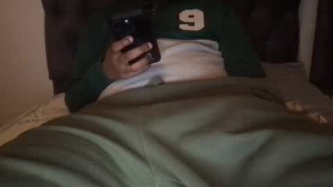 Snapshot of blackdiscreet chatting on 10/29/25, 06:09 blackdiscreet online show from 10/29/25, 06:09