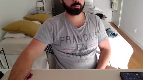 Snapshot of blackfox33 chatting on 11/17/25, 02:01 blackfox33 online show from 11/17/25, 02:01