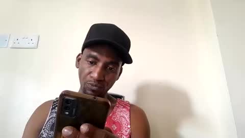 Snapshot of blackhanter69 chatting on 09/18/25, 12:40 blackhanter69 online show from 09/18/25, 12:40