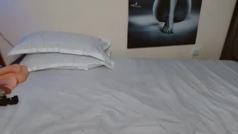 Smiley sylivia online show from 10/31/25, 08:32