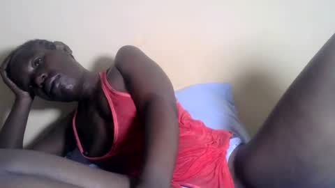 Snapshot of blacksexygal chatting on 02/02/25, 05:32 SARAH online show from 02/02/25, 05:32