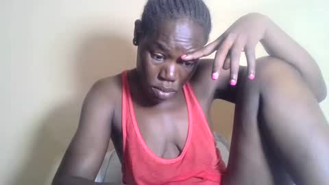 Snapshot of blacksexygal chatting on 02/04/25, 01:06 SARAH online show from 02/04/25, 01:06