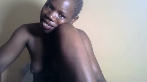 Snapshot of blacksexygal chatting on 02/13/25, 04:32 SARAH online show from 02/13/25, 04:32