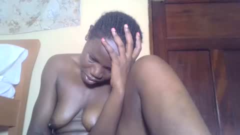Snapshot of blacksexygal chatting on 02/28/25, 12:52 SARAH online show from 02/28/25, 12:52