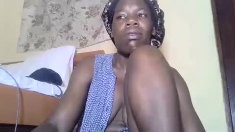 Snapshot of blacksexygal chatting on 03/07/25, 05:08 SARAH online show from 03/07/25, 05:08