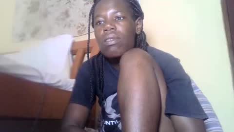 Snapshot of blacksexygal chatting on 03/07/25, 02:01 SARAH online show from 03/07/25, 02:01