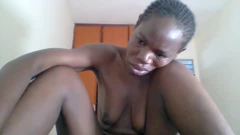 Snapshot of blacksexygal chatting on 09/11/25, 12:49 SARAH online show from 09/11/25, 12:49