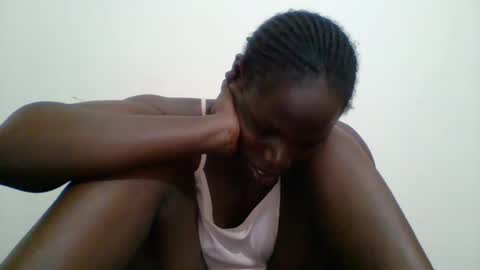 Snapshot of blacksexygal chatting on 09/12/25, 12:55 SARAH online show from 09/12/25, 12:55