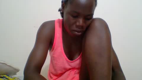 Snapshot of blacksexygal chatting on 09/15/25, 04:12 SARAH online show from 09/15/25, 04:12