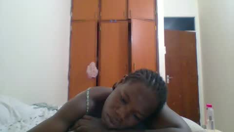 Snapshot of blacksexygal chatting on 09/21/25, 10:33 SARAH online show from 09/21/25, 10:33