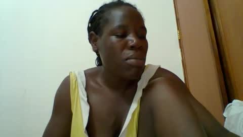 Snapshot of blacksexygal chatting on 10/17/25, 05:54 SARAH online show from 10/17/25, 05:54