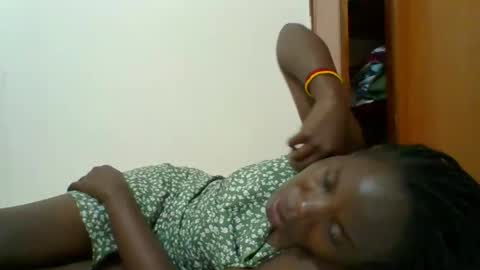 Snapshot of blacksexygal chatting on 10/19/25, 07:25 SARAH online show from 10/19/25, 07:25