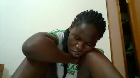 Snapshot of blacksexygal chatting on 10/22/25, 03:18 SARAH online show from 10/22/25, 03:18