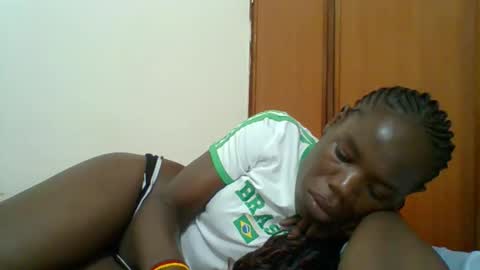 Snapshot of blacksexygal chatting on 10/22/25, 07:13 SARAH online show from 10/22/25, 07:13