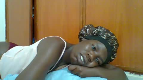 Snapshot of blacksexygal chatting on 11/05/25, 07:47 SARAH online show from 11/05/25, 07:47