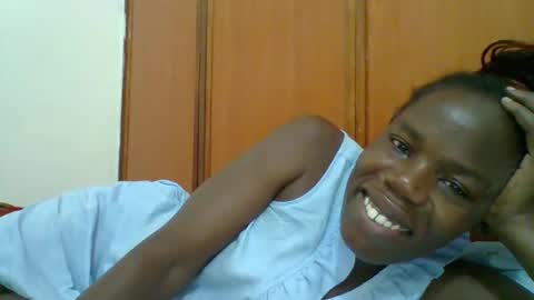 Snapshot of blacksexygal chatting on 11/15/25, 12:41 SARAH online show from 11/15/25, 12:41