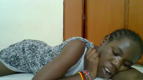 Snapshot of blacksexygal chatting on 11/25/25, 09:37 SARAH online show from 11/25/25, 09:37