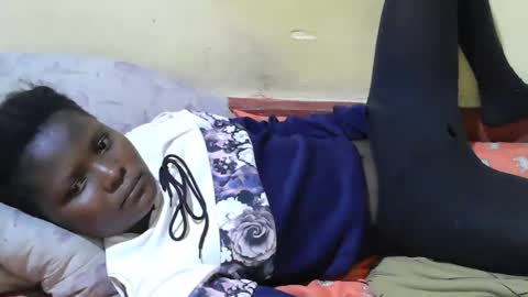 Snapshot of blackslim_girl2 chatting on 10/25/25, 10:59 blackslim_girl2 online show from 10/25/25, 10:59